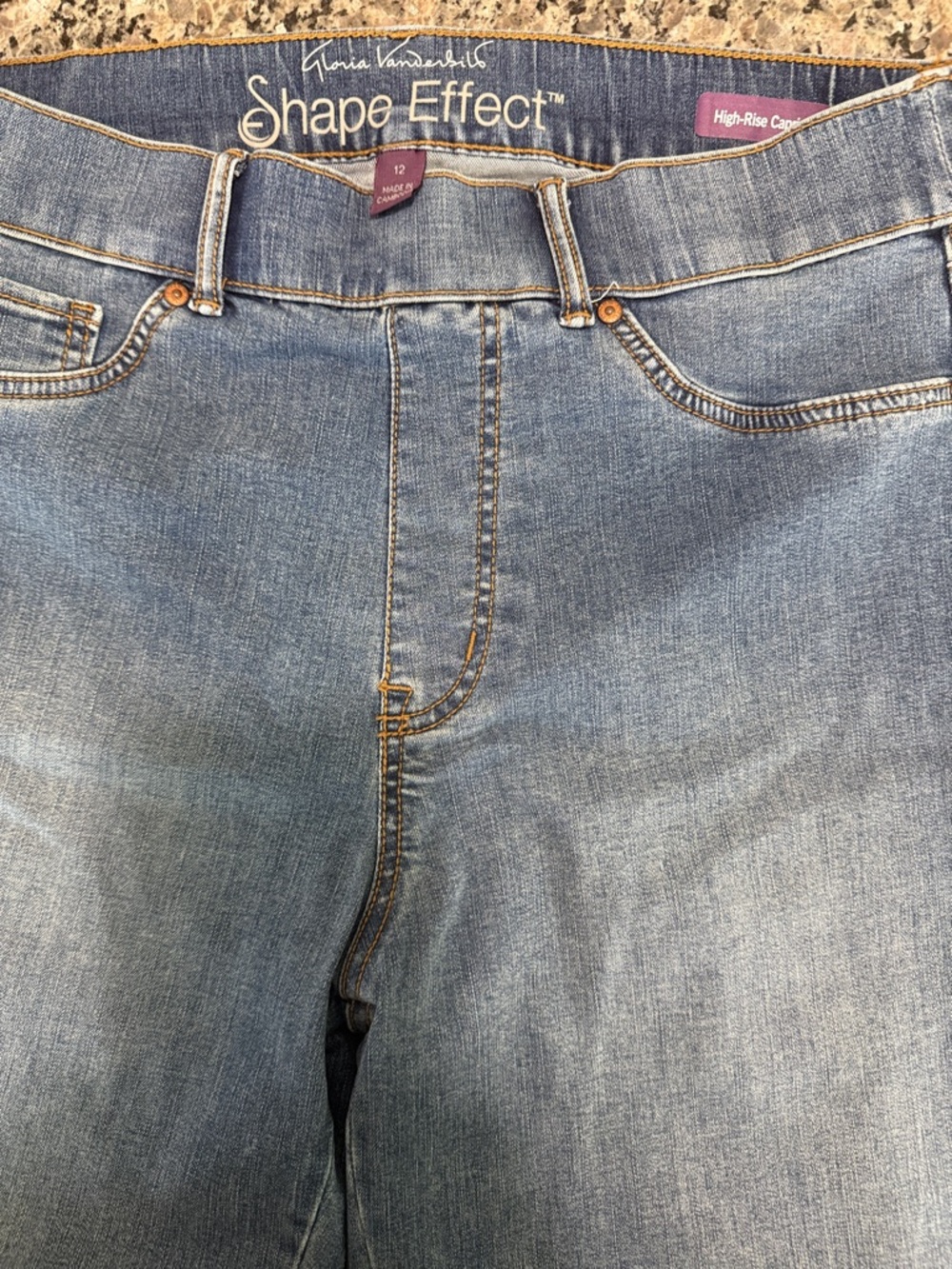 Gloria Vanderbilt Women's Light Blue Denim Capri Jeans